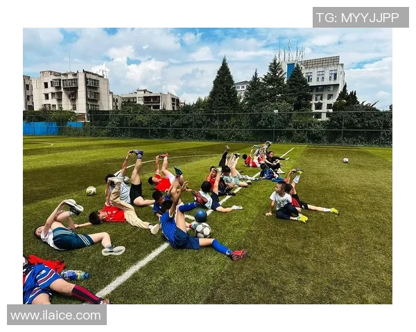 从青涩少年到足球巨星揭秘足球明星的青训成长之路