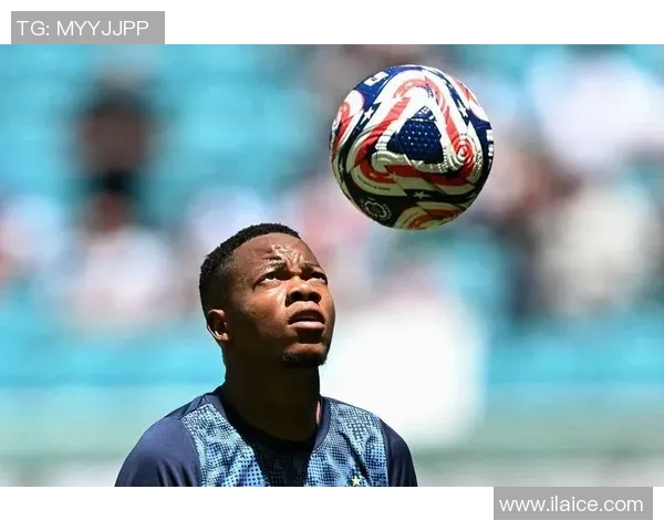 全球雕像最多的足球明星揭晓他的传奇人生与成就